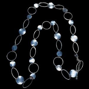 Silver Circle Plates & Outlines Pattern String Necklace